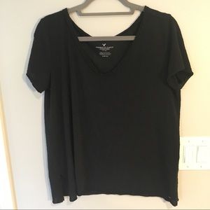 American Eagle black tee